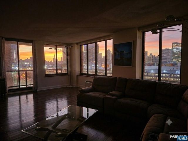 415 Newark Street 5A, Hoboken, NJ 07030