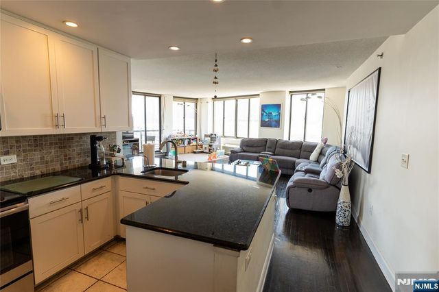 415 Newark Street 5A, Hoboken, NJ 07030
