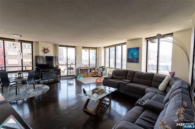 415 Newark Street 5A, Hoboken, NJ 07030