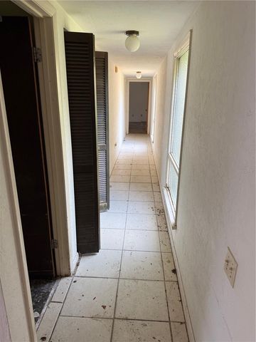 8802 NW 6TH PLACE, Gainesville, FL 32607