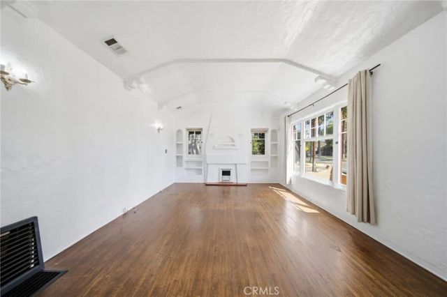 3209 Brockton Avenue, Riverside, CA 92501