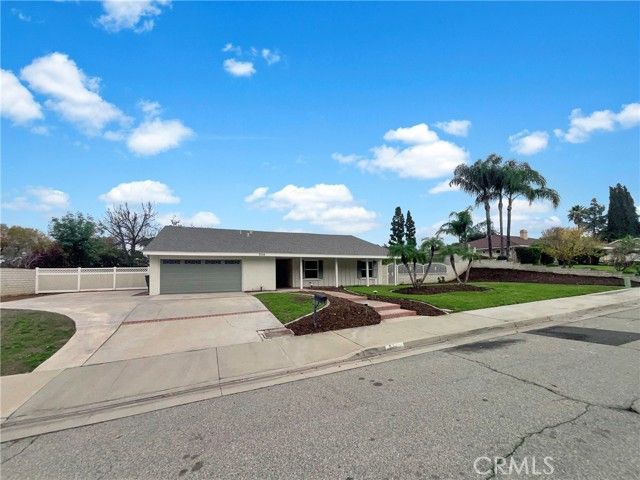 5540 Royal Hill, Riverside, CA 92506