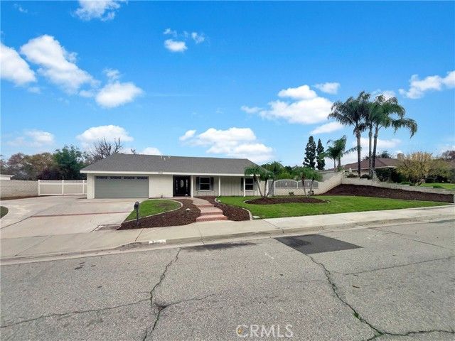 5540 Royal Hill, Riverside, CA 92506