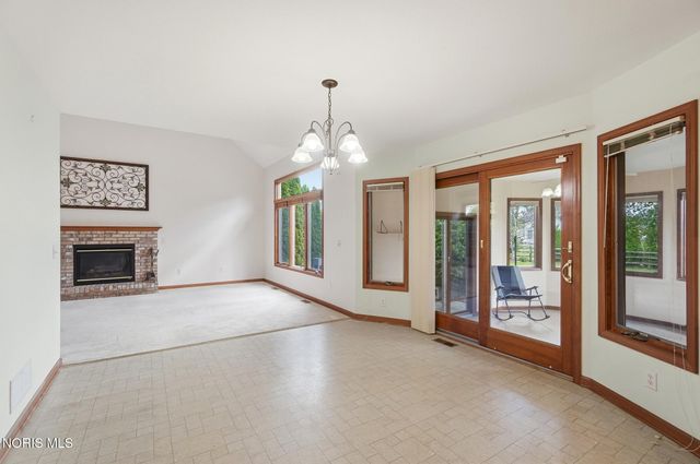 7223 Hunters Chase, Maumee, OH 43537
