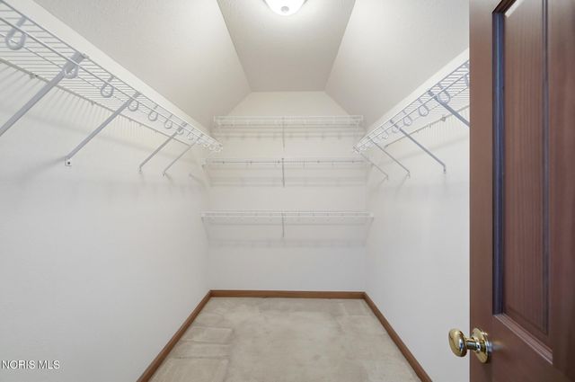 7223 Hunters Chase, Maumee, OH 43537