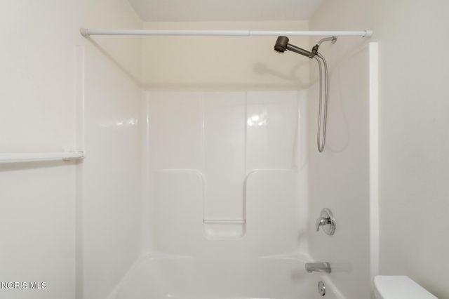 7223 Hunters Chase, Maumee, OH 43537