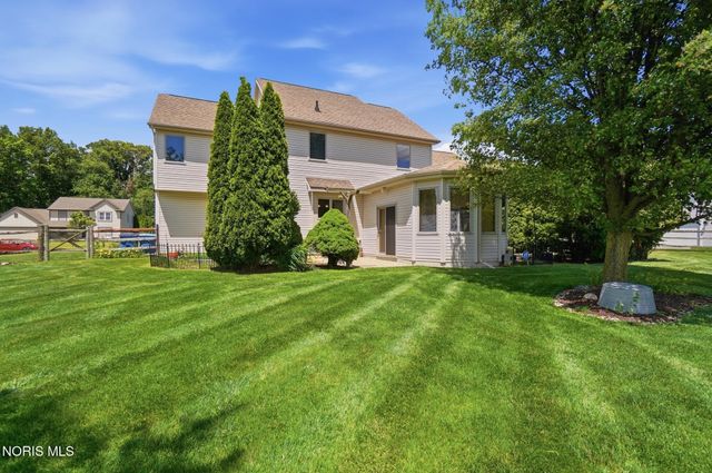 7223 Hunters Chase, Maumee, OH 43537