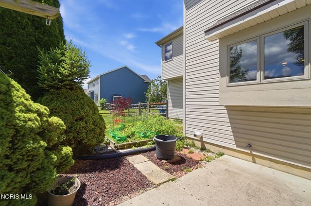 7223 Hunters Chase, Maumee, OH 43537
