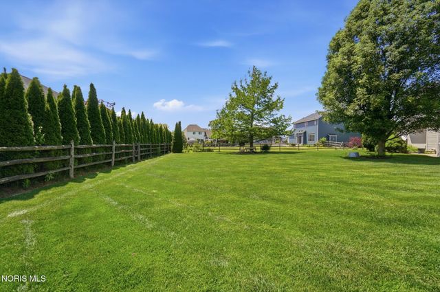 7223 Hunters Chase, Maumee, OH 43537