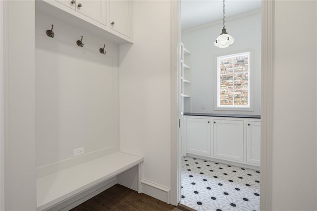 7842 Caruth Court, Dallas, TX 75225