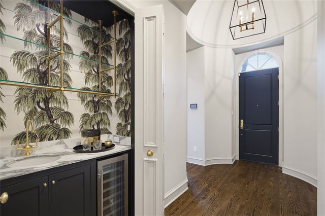 7842 Caruth Court, Dallas, TX 75225