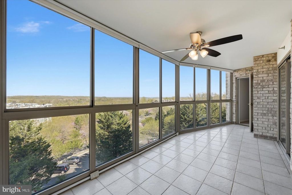 Image 11 of property listing at 19385 CYPRESS RIDGE TER #514, Leesburg, VA 20176