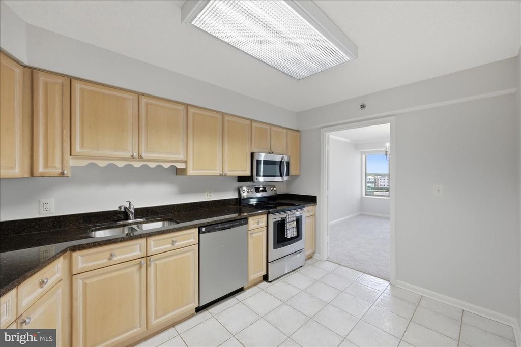 Image 20 of property listing at 19385 CYPRESS RIDGE TER #514, Leesburg, VA 20176