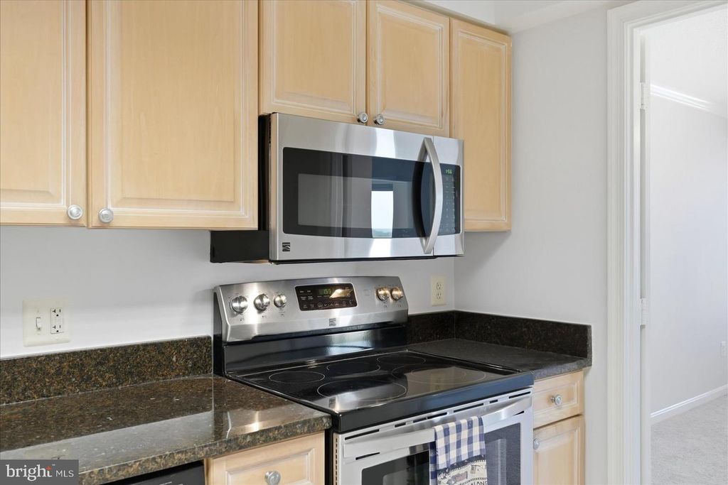 Image 23 of property listing at 19385 CYPRESS RIDGE TER #514, Leesburg, VA 20176