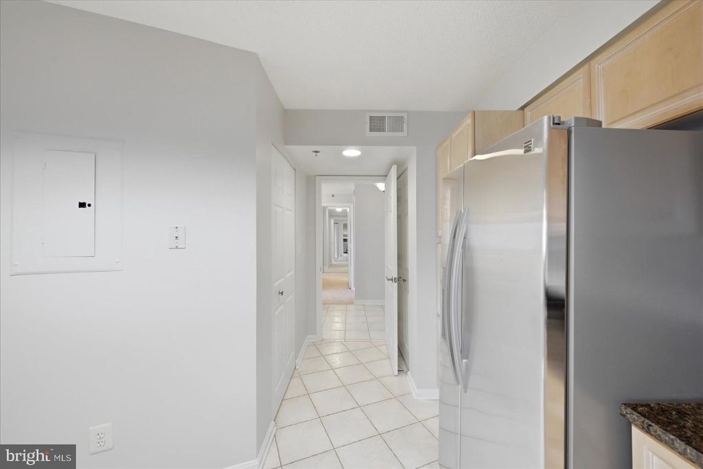 Image 25 of property listing at 19385 CYPRESS RIDGE TER #514, Leesburg, VA 20176