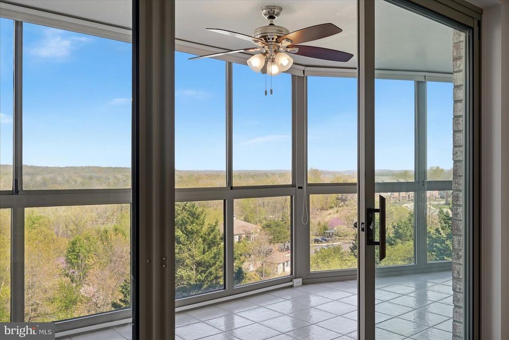 Image 31 of property listing at 19385 CYPRESS RIDGE TER #514, Leesburg, VA 20176