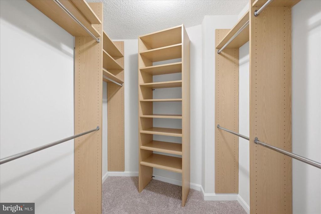 Image 38 of property listing at 19385 CYPRESS RIDGE TER #514, Leesburg, VA 20176