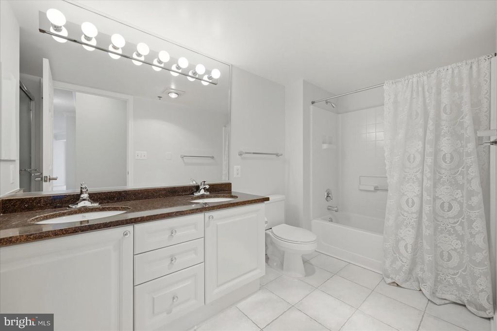 Image 40 of property listing at 19385 CYPRESS RIDGE TER #514, Leesburg, VA 20176