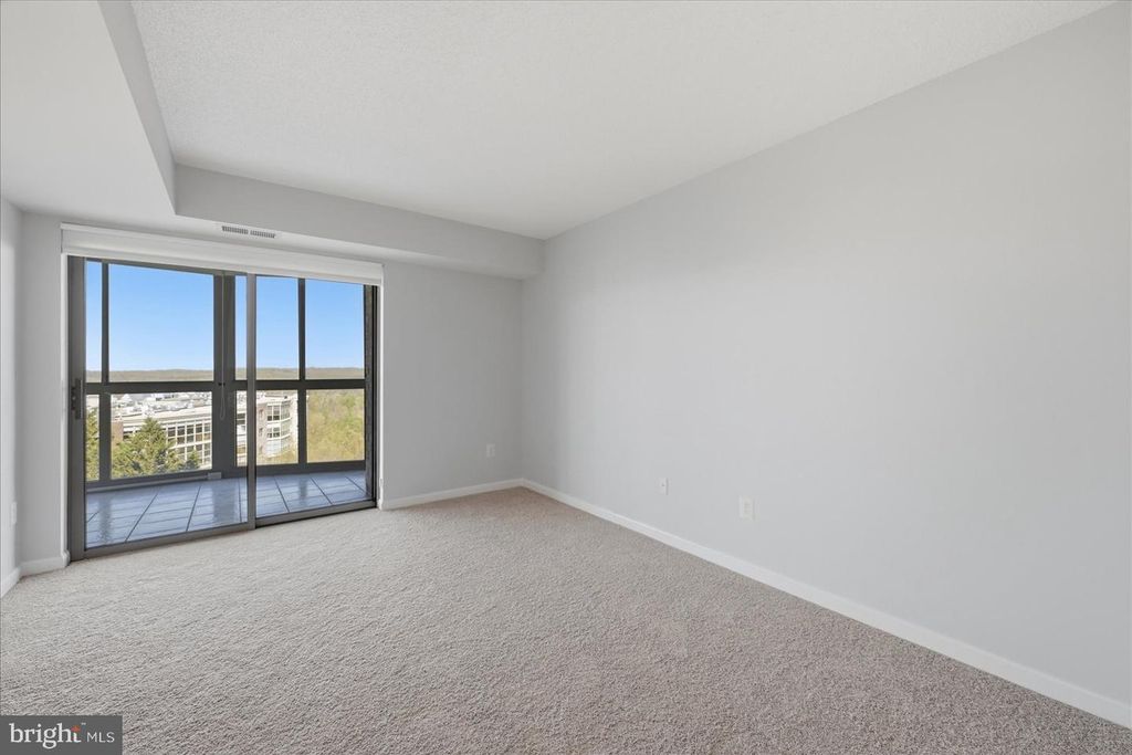 Image 42 of property listing at 19385 CYPRESS RIDGE TER #514, Leesburg, VA 20176