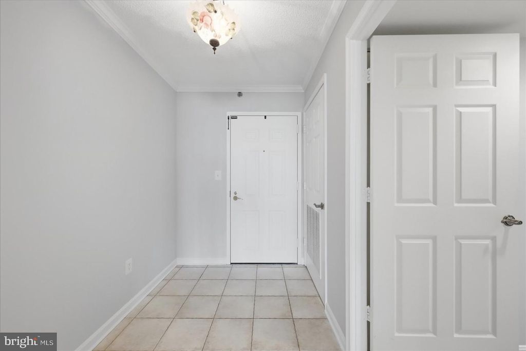 Image 7 of property listing at 19385 CYPRESS RIDGE TER #514, Leesburg, VA 20176