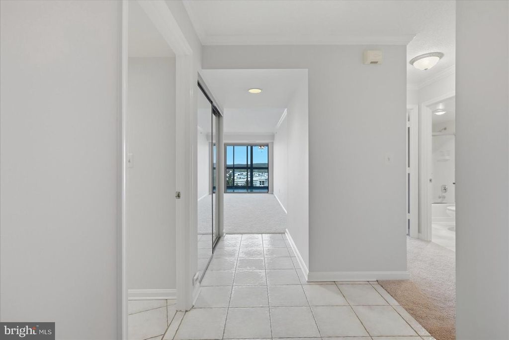 Image 8 of property listing at 19385 CYPRESS RIDGE TER #514, Leesburg, VA 20176