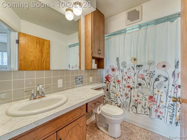 7275 Katherine Street, Taylor, MI 48180