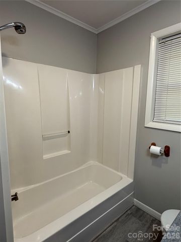 901 Ridgecrest Drive NE, Lenoir, NC 28645