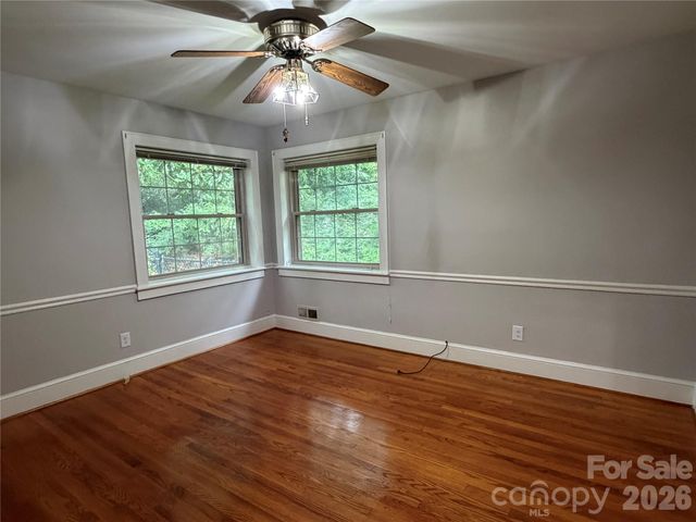 901 Ridgecrest Drive NE, Lenoir, NC 28645