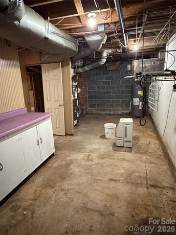 901 Ridgecrest Drive NE, Lenoir, NC 28645