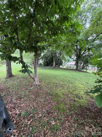 901 Ridgecrest Drive NE, Lenoir, NC 28645