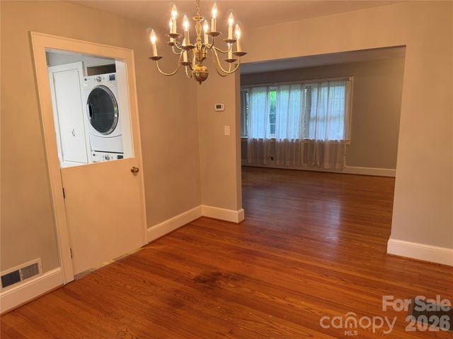 901 Ridgecrest Drive NE, Lenoir, NC 28645