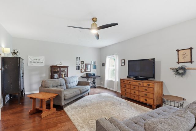 806 Silverhill Dr, Murfreesboro, TN 37129