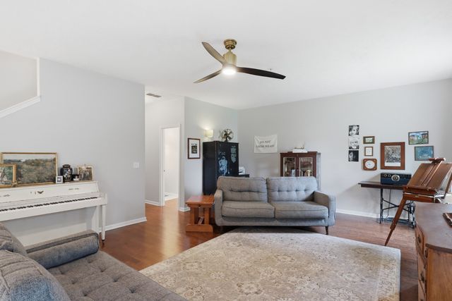 806 Silverhill Dr, Murfreesboro, TN 37129
