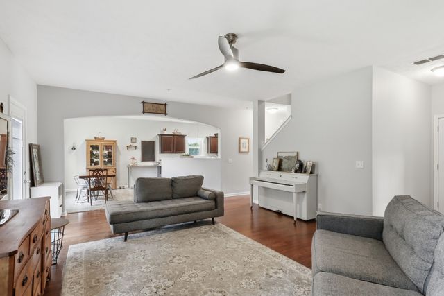 806 Silverhill Dr, Murfreesboro, TN 37129