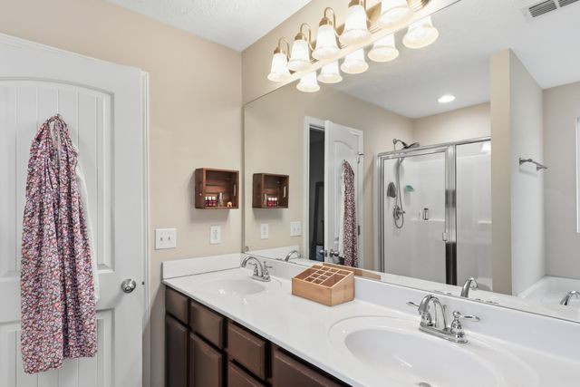 806 Silverhill Dr, Murfreesboro, TN 37129
