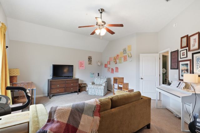 806 Silverhill Dr, Murfreesboro, TN 37129