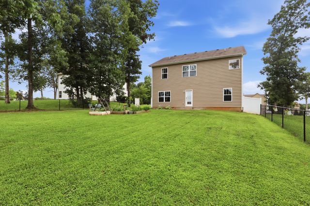 806 Silverhill Dr, Murfreesboro, TN 37129