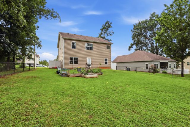 806 Silverhill Dr, Murfreesboro, TN 37129
