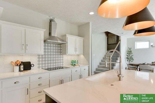 18827 Riviera Drive, Omaha, NE 68136