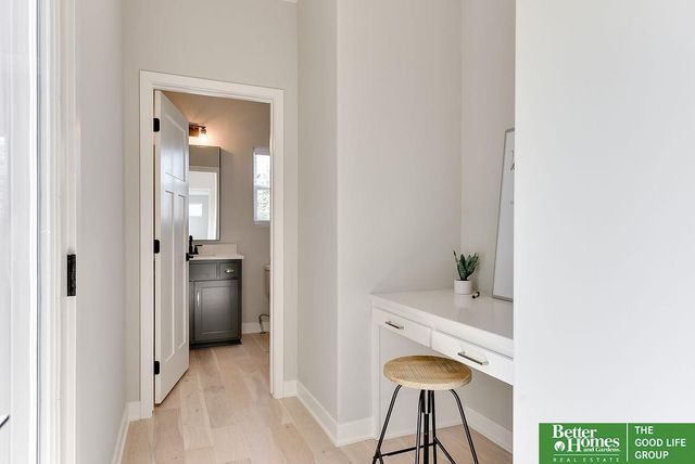 18827 Riviera Drive, Omaha, NE 68136