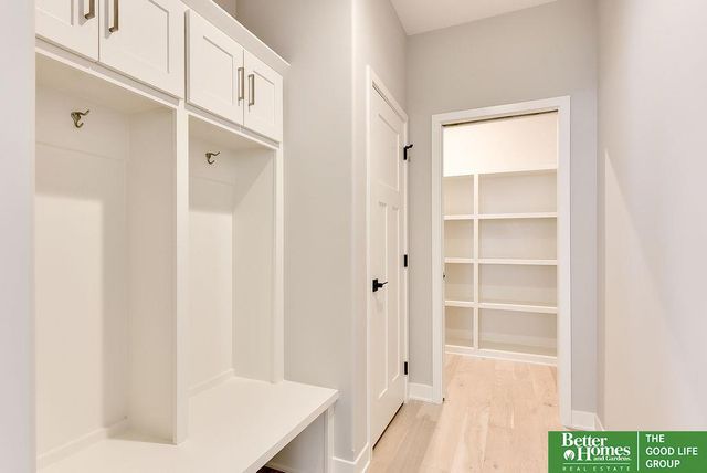 18827 Riviera Drive, Omaha, NE 68136