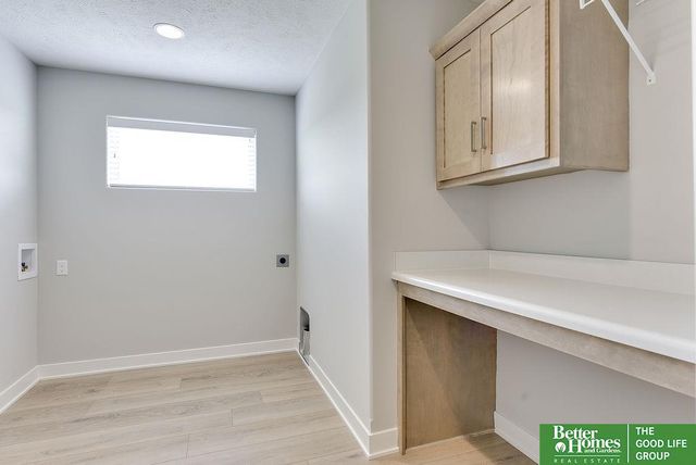 18827 Riviera Drive, Omaha, NE 68136