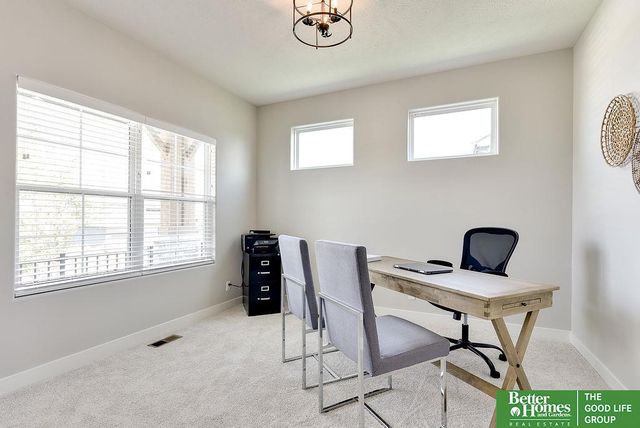 18827 Riviera Drive, Omaha, NE 68136