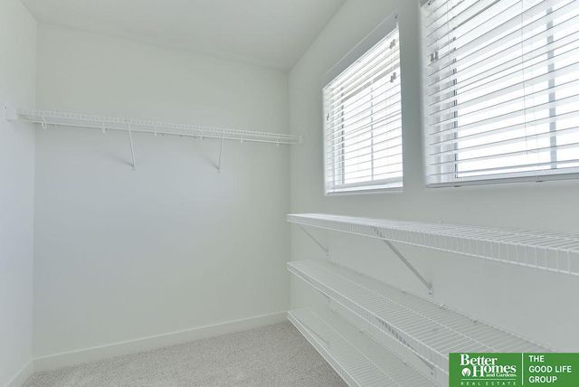 18827 Riviera Drive, Omaha, NE 68136