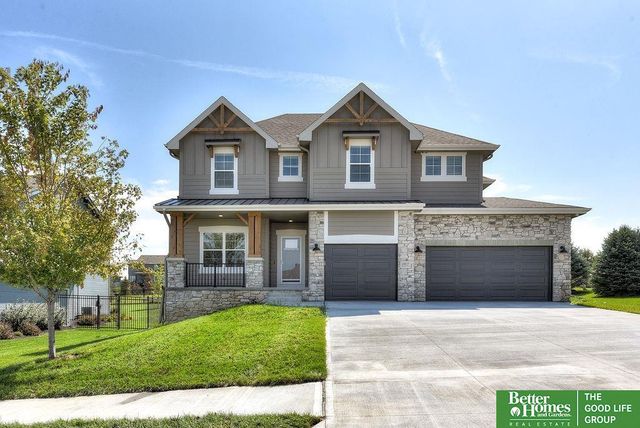 18827 Riviera Drive, Omaha, NE 68136