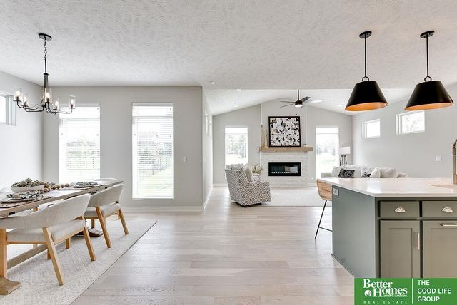 18827 Riviera Drive, Omaha, NE 68136