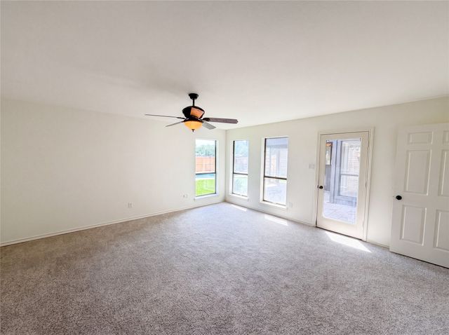 404 Laurel Trail N, Terrell, TX 75160