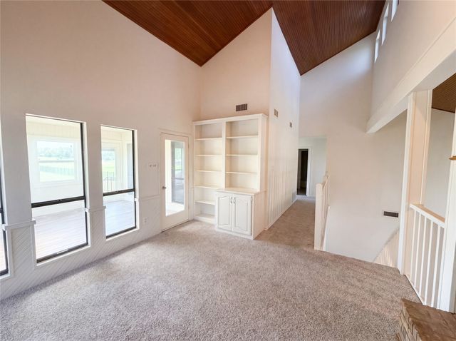 404 Laurel Trail N, Terrell, TX 75160