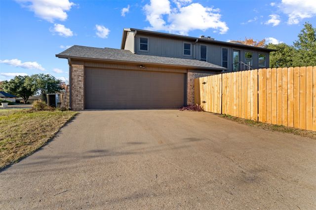404 Laurel Trail N, Terrell, TX 75160