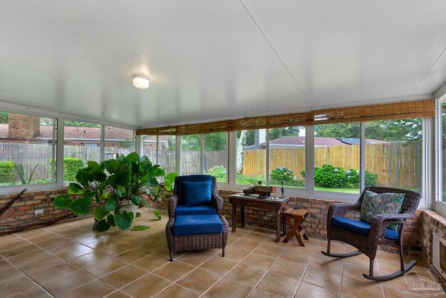 4911 Woodcliff Dr, Pensacola, FL 32504